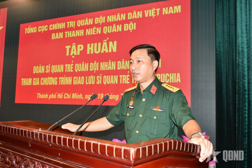 Ban Thanh niên Quân đội tập huấn chuẩn bị cho đoàn sĩ quan trẻ tham gia giao lưu tại Campuchia